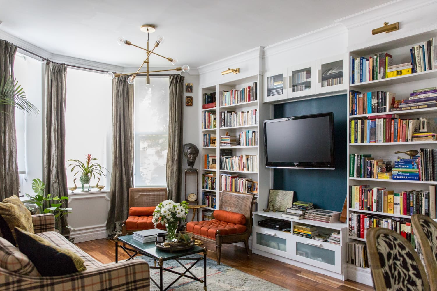 The Best Living Room Trends for 2020, According to Real Estate Experts